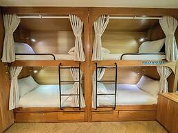 Tropical Dorm Hostel Da Nang by Haviland