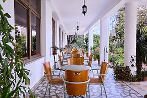 Garden Hills Hotel