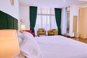 Garden Hills Hotel