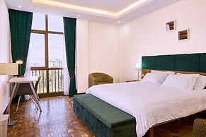 Garden Hills Hotel