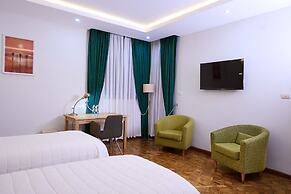 Garden Hills Hotel