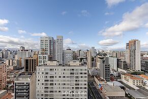 Comfortable and Complete Stay in Downtown Curitiba - ECL