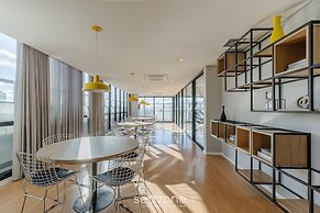 Comfortable and Complete Stay in Downtown Curitiba - ECL