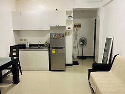 Cozy Studio in Parañaque - Perfect for Transients and Long-stayers Ali