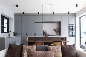 Redcliffe Square XII by Onefinestay