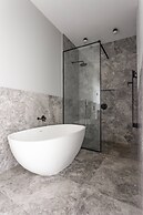 Redcliffe Square XII by Onefinestay
