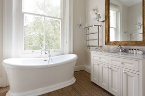 Brunswick Gardens II by Onefinestay