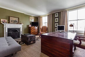Brunswick Gardens II by Onefinestay
