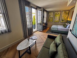 The Wings Hotels Pera