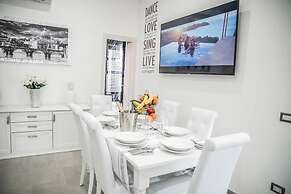 Central Luxury Apartment
