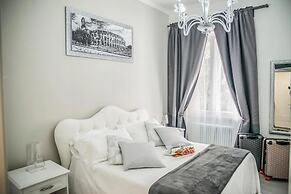 Central Luxury Apartment