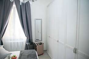 Central Luxury Apartment