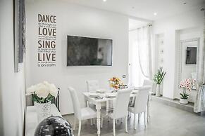 Central Luxury Apartment