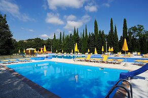 Mobilheim auf dem Hugel mit Pool