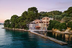 Porto Castello Villas