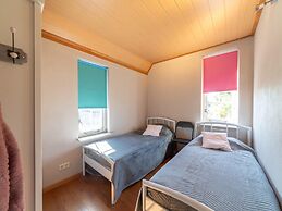 6-person House With a Beautiful Garden