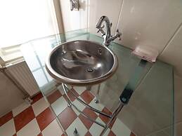 6-person House With a Beautiful Garden