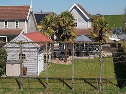 6-person House With a Beautiful Garden