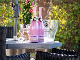 6-person House With a Beautiful Garden