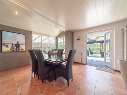 6-person House With a Beautiful Garden