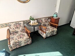 Comfortable Double Room by the Promenade