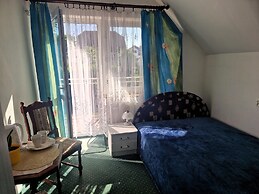 Comfortable Double Room by the Promenade