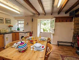 Eskdale View, 5 Hollins Cottages