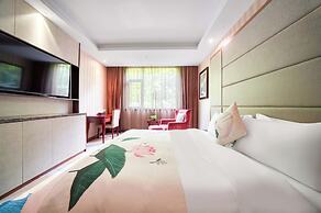 Huabei Hotel on West Lake