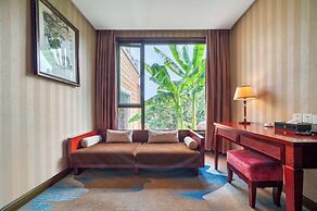 Huabei Hotel on West Lake
