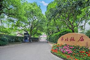 Huabei Hotel on West Lake
