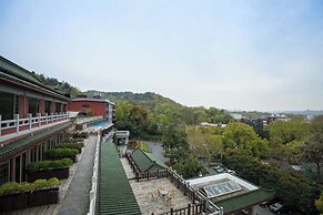 Huabei Hotel on West Lake