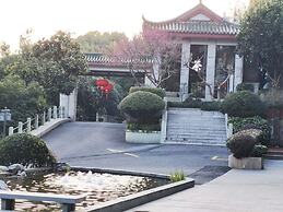 Huabei Hotel on West Lake