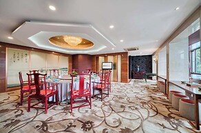Huabei Hotel on West Lake