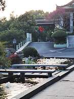 Huabei Hotel on West Lake