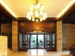 Huabei Hotel on West Lake