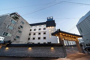 Heo & Jang Hanok Hotel