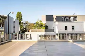 Bondi Beach Hub-beachside Escape