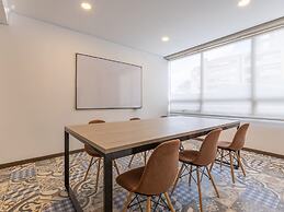 w Cozy 2BR in Parque Virrey