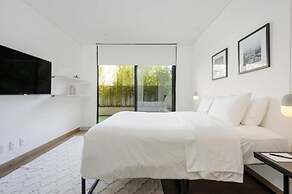 w Harmonious 3BR With Private Terrace in Polanco