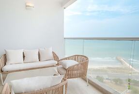 w Remarkable 1BR w Ocean View in Crespo