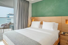 w Remarkable 1BR w Ocean View in Crespo