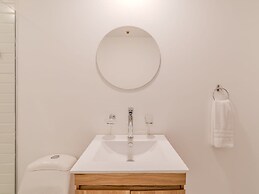 w Stylish Duplex in Laureles