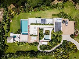 w Mind-blowing 4BR Villa w Pool at Mesa de Yeguas