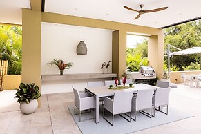 w Mind-blowing 4BR Villa w Pool at Mesa de Yeguas