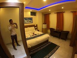 Hotel Tara Suites