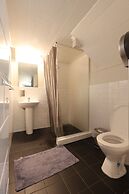 Emu Backpackers Perth - note - Valid Passport required for check in