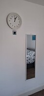 Spacious 3 Bed 2 Baths Free Wifi Central Location