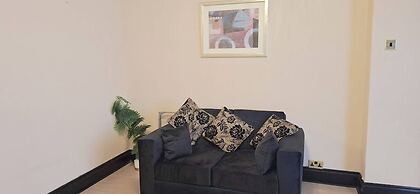 Spacious 3 Bed 2 Baths Free Wifi Central Location