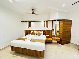 Shambhavi Hotel & Convention Centre