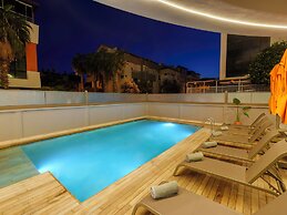 Echinus Blue Hotel